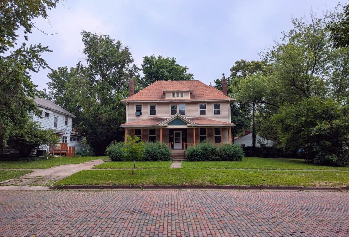 Thumbnail for This Building Shouldn’t Be Controversial